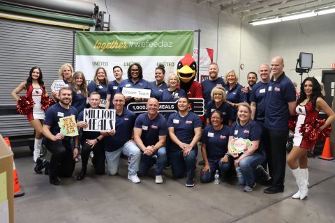 Kroger volunteers posing for a group photo.